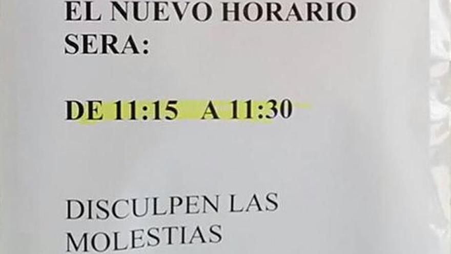 La oficina de correos que abre quince minutos al día