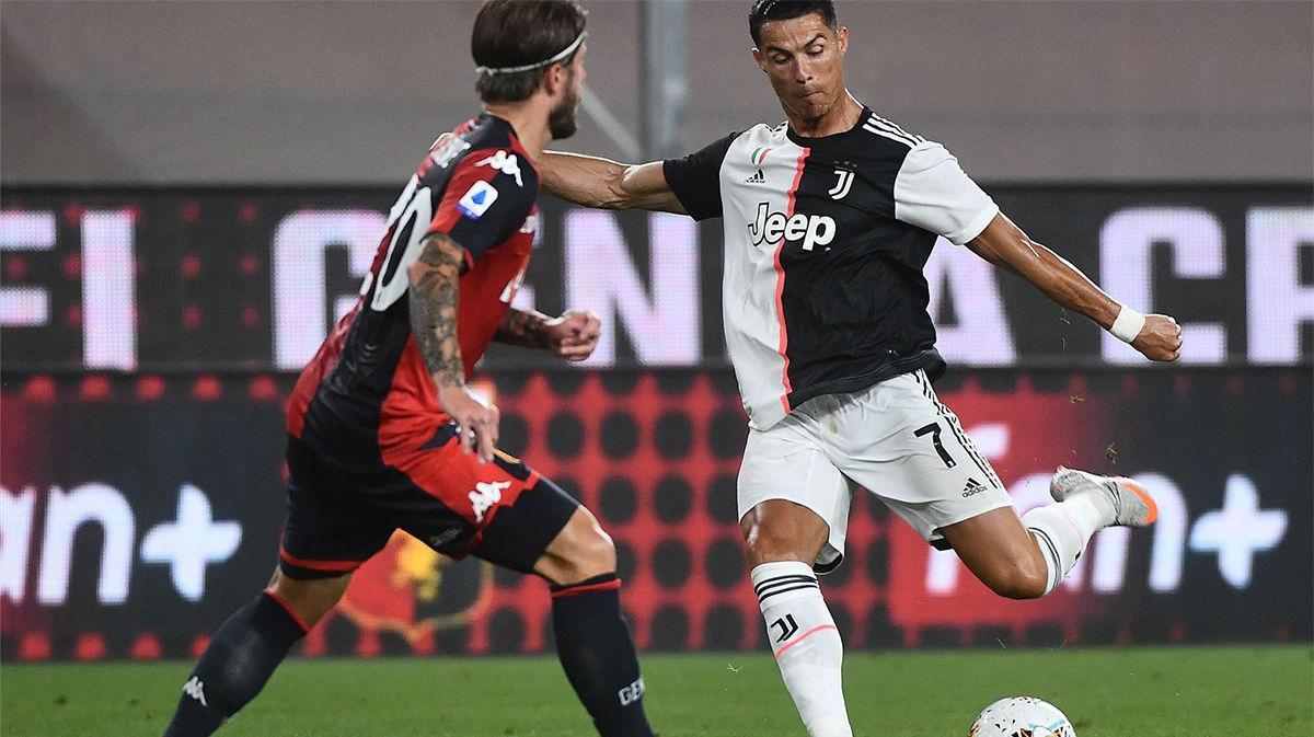 Zambombazo de Cristiano desde la frontal para adelantar a la Juve frente al Genoa