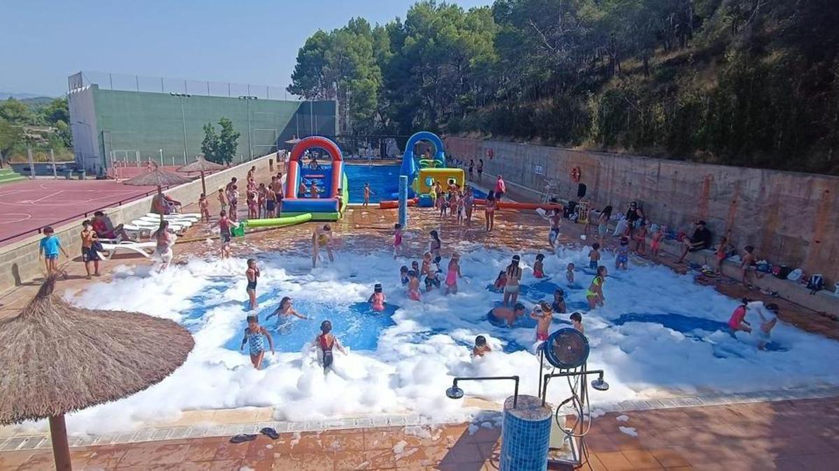 Instantes del fin de fiesta de la Escoleta.