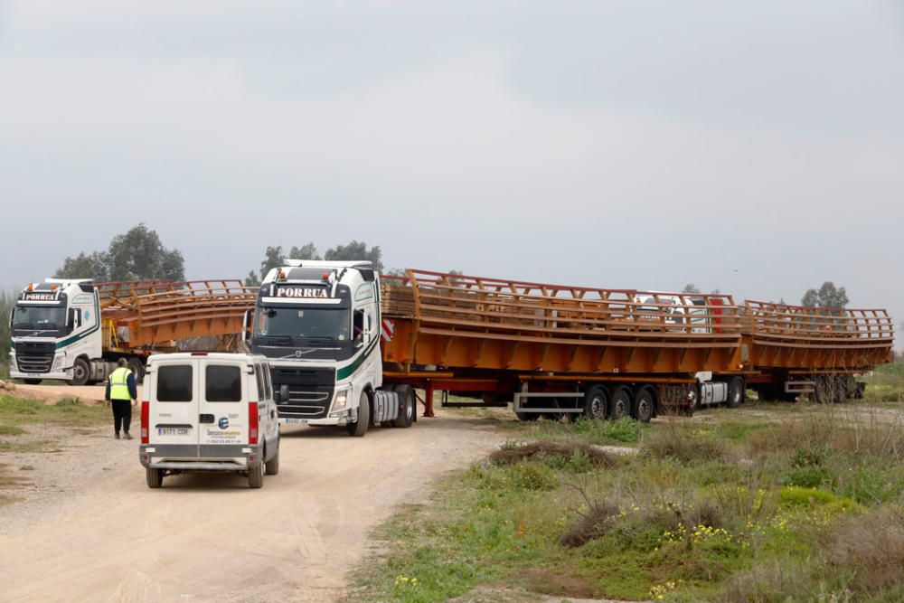 Última fase de la pasarela sobre el Guadalhorce