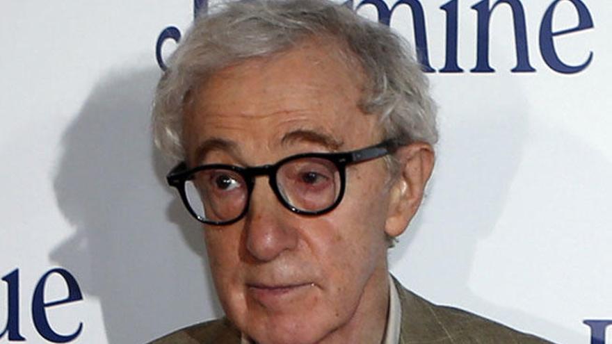 Woody Allen, narrador de la cinta.