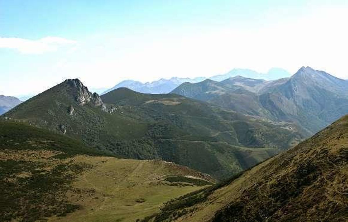 La vía de La Mesa, abandonada y desconocida