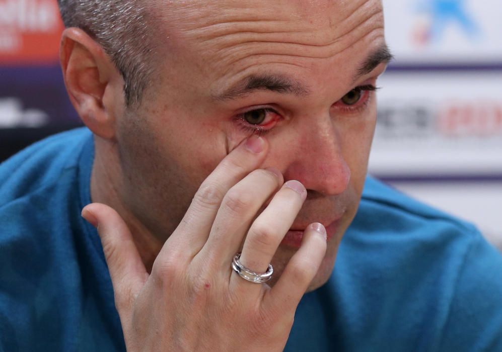 Iniesta, durante su rueda de prensa de despedida