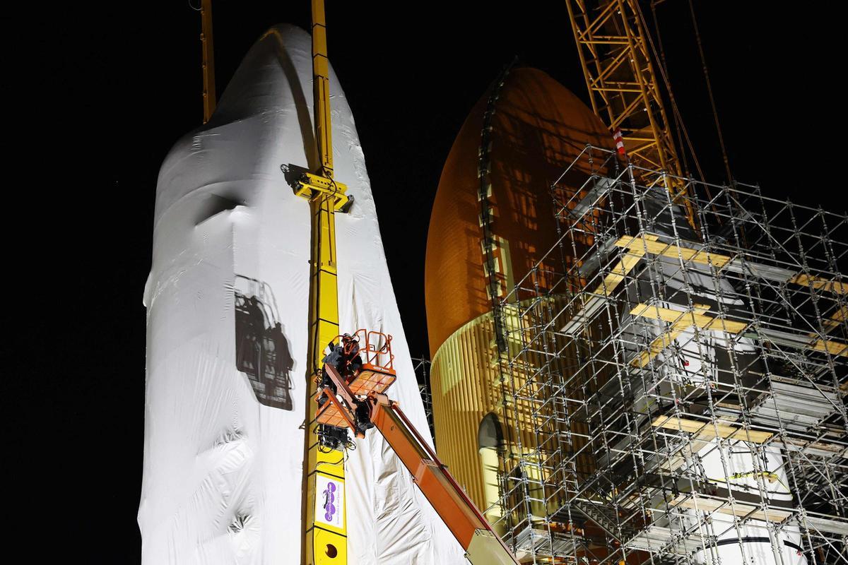 El transbordador Endeavour se instala en California para ser expuesto