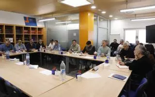 La industria auxiliar asturiana, incapaz de llegar a un acuerdo tras 12 horas de negociación: el fin de la huelga que afecta a Arcelor, en el aire