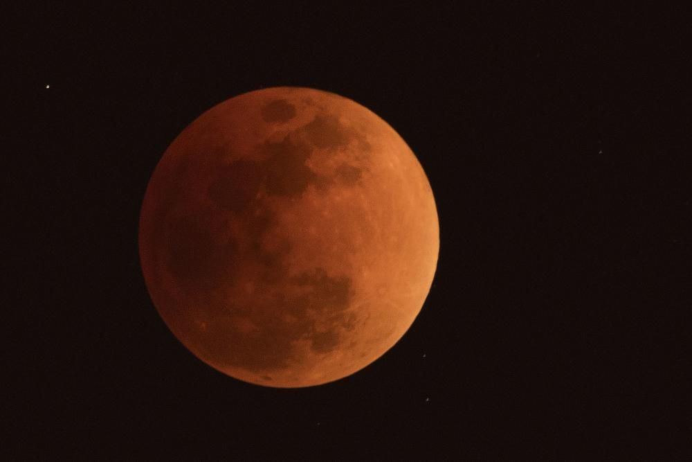 Las mejores imágenes del eclipse de la superluna