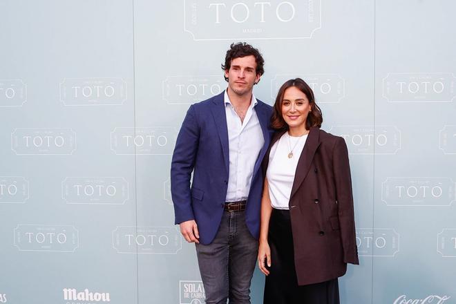 Tamara Falcó e Iñigo Onieva posando juntos