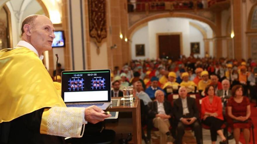 El investigador Juan Carlos Izpisua, catedrático de Biología del Desarrollo de la UCAM, durante una ponencia