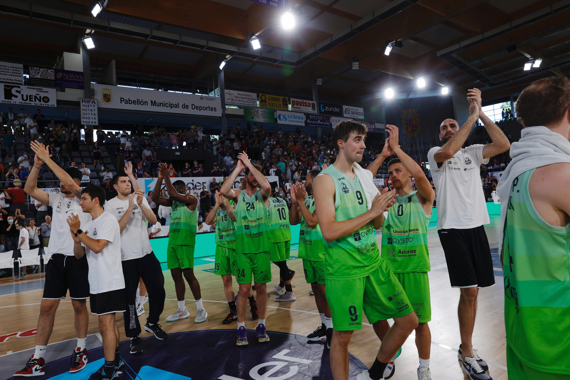 El Unicaja Banco Oviedo vuelve a perder en Palencia en el play-off de ascenso a la ACB