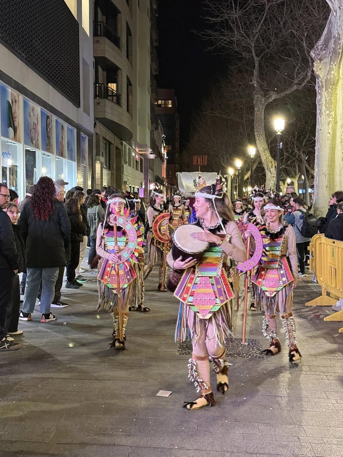 Una de les falles de Gandia durant la Cavalcada del Ninot