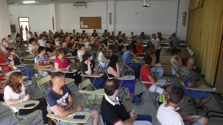 Más de 1.400 aspirantes se examinan del graduado en ESO