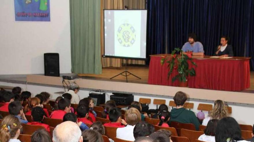 Un momento de la charla en el colegio Divina Providencia.