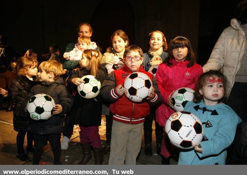 GALERIA DE IMÁGENES - Miles de niños disfrutan de la gran fiesta del Cartero Real