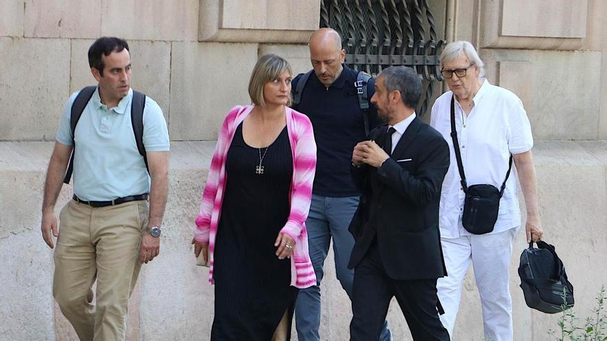 El tribunal descarta el delicte que permetia demanar presó per a Alva Vergés i Josep Maria Argimon per la vacunació a policies