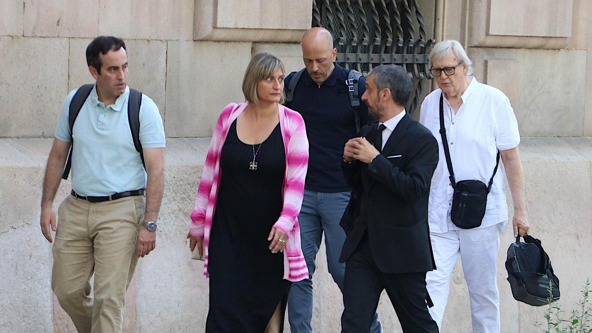 Arribada de l'exconsellera de Salut, Alba Vergés, i l'exsecretari general de Salut, Marc Ramentol, al TSJC pel judici pel retard en les vacunes de la covid a guàrdies civils i policies nacionals