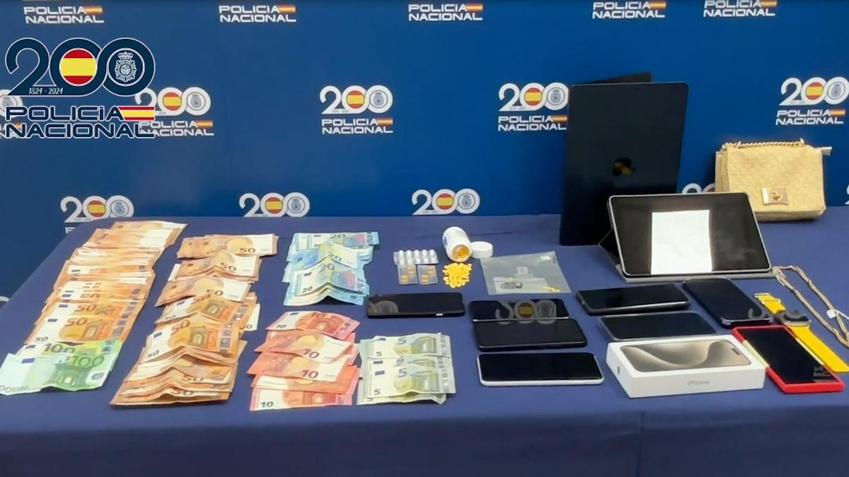 La Policía ha detenido a cinco colombianos, dos mujeres y tres hombres, por al menos ocho robos.