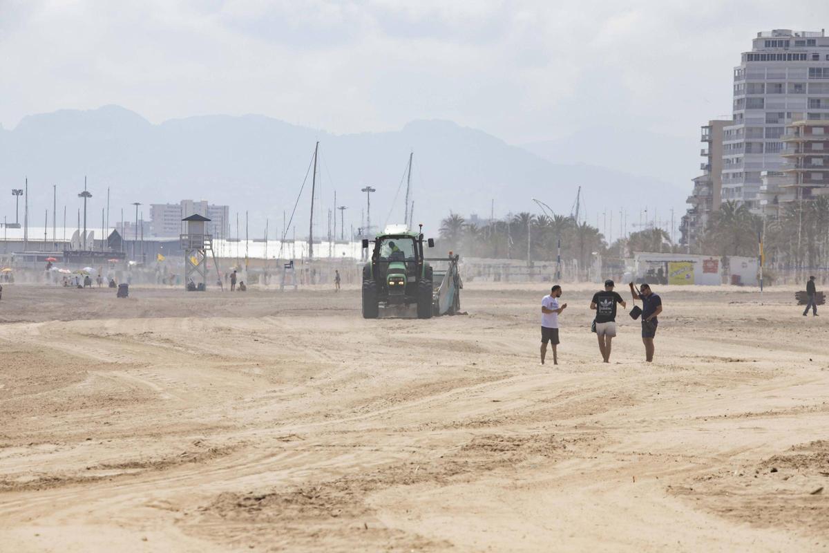 Las playas de la Gandia están listas, con todos los servicios, desde el 15 de marzo