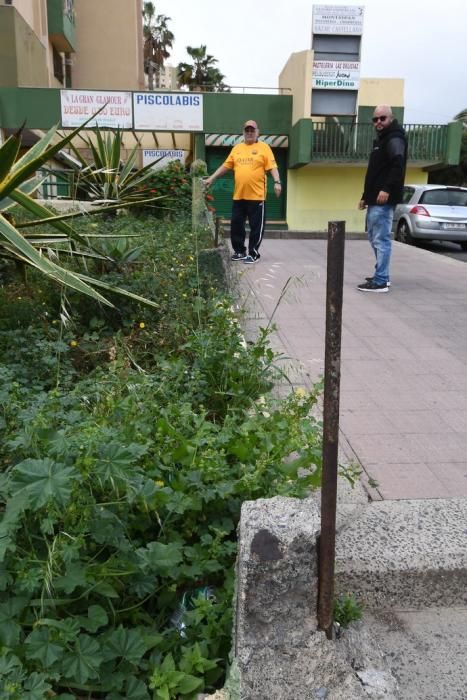 16/02/2019 TELDE. Escape de aguas residuales en Jinamar y mal estado de carreteras y edificios.   Fotografa: YAIZA SOCORRO.