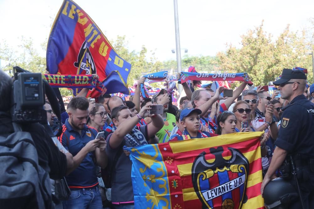 Así vive el Derbi la afición del Levante UD