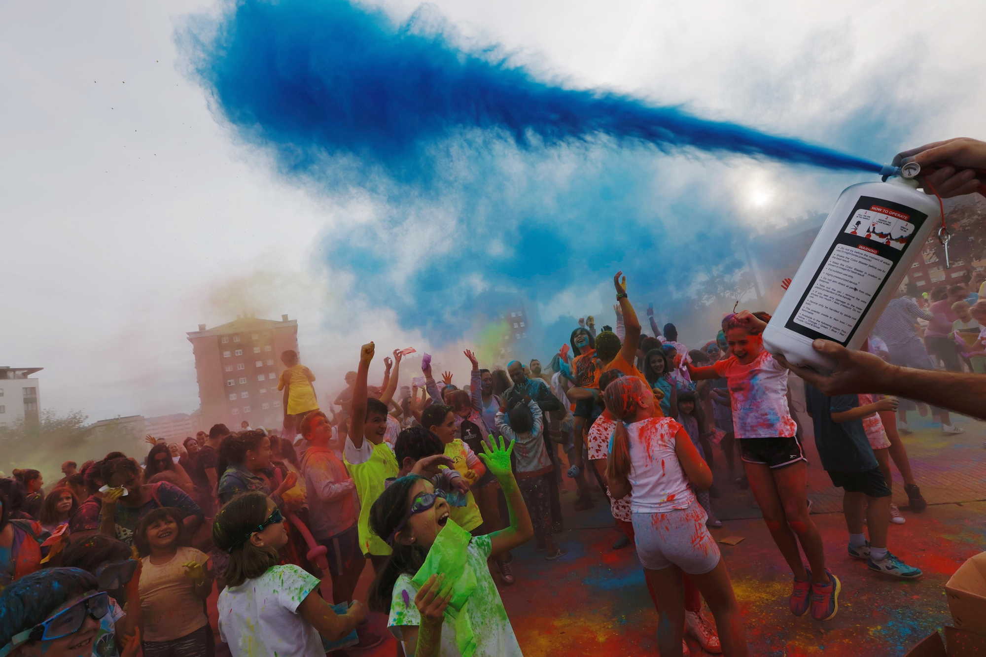 EN IMÁGENES: Así fue la "Holi party" de San Mateo en La Corredoria