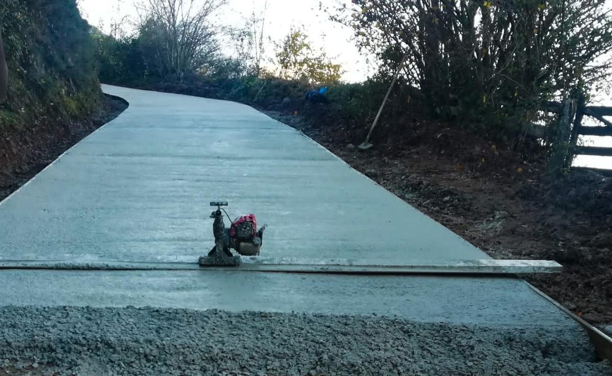 Obras de hormigonado en la subida a Brañagallones.