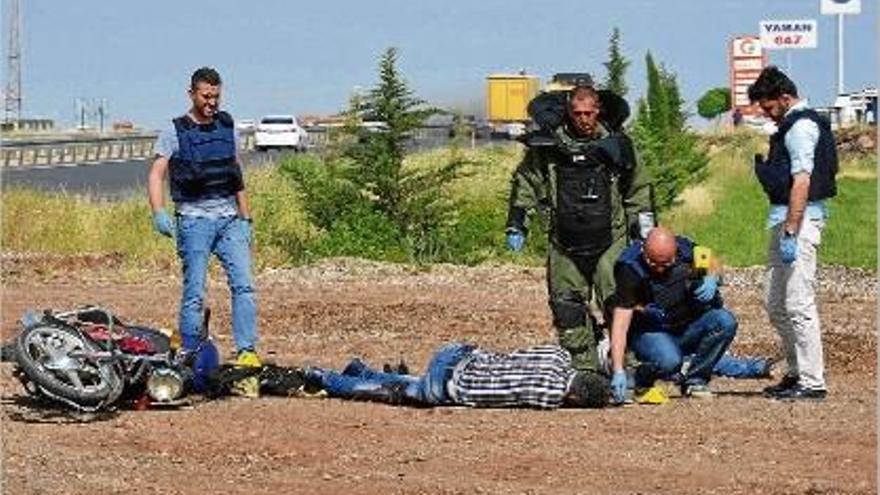 La Policia mata tres terroristes suïcides a Turquia