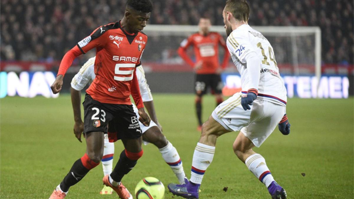 Dembele jugo contra el Olympique Lyon