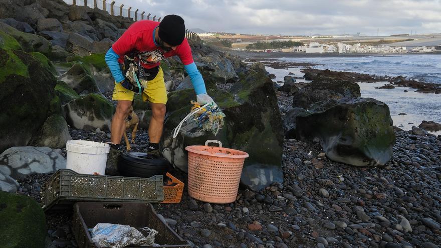 Recogidas de basura para dar una segunda vida al litoral teldense