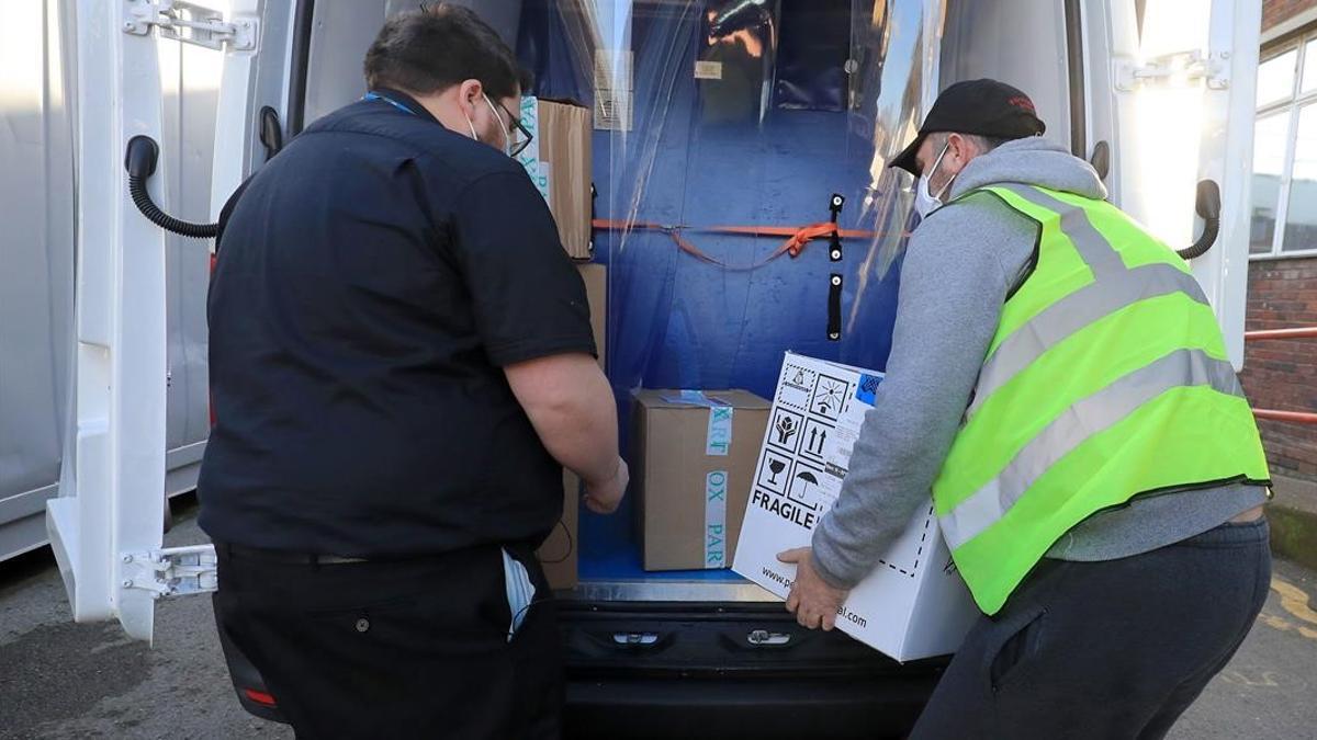 Recepción de vacunas en el  Hospital Universitario del sur de Londres, el sábado.  EFE EPA Gareth Fuller   PA POOL