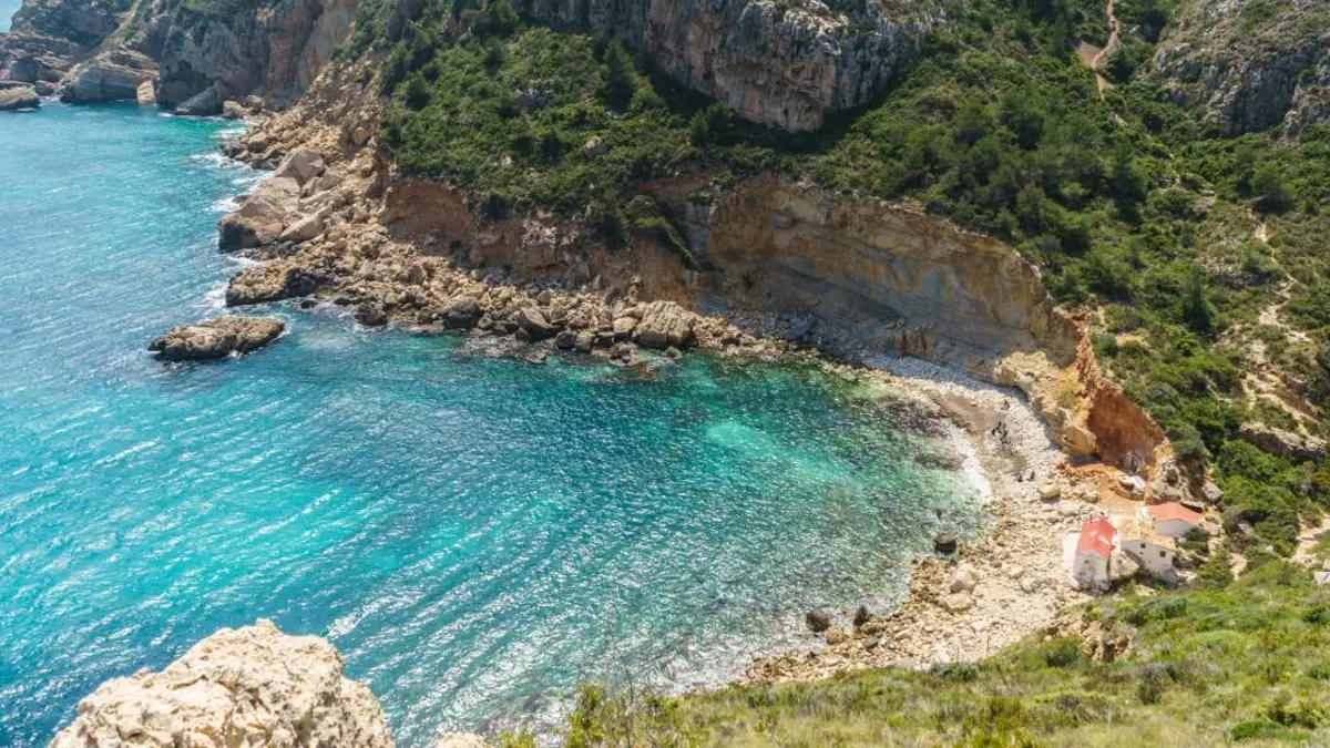 Descubre las calas más secretas y paradisíacas de la provincia de Alicante