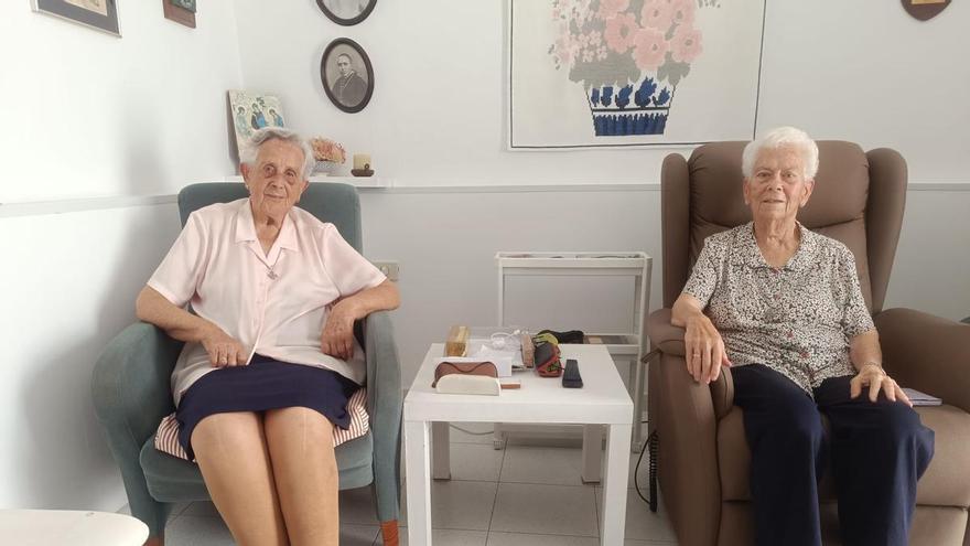 Las monjas Pilar y Esther se despiden de la ermita de Santa Águeda tras 40 años a cargo del templo