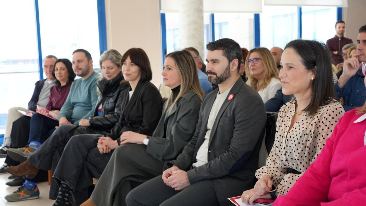 Morant pide a Pérez Llorca "que se acuerde de Castellón" y urge aplicar la ley de Vivienda