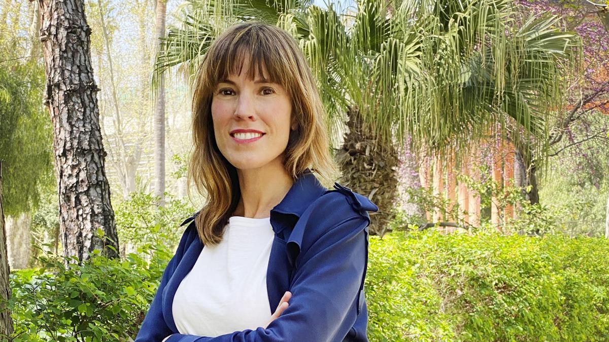 Verònica Fabregat és dissenyadora i il·lustradora.