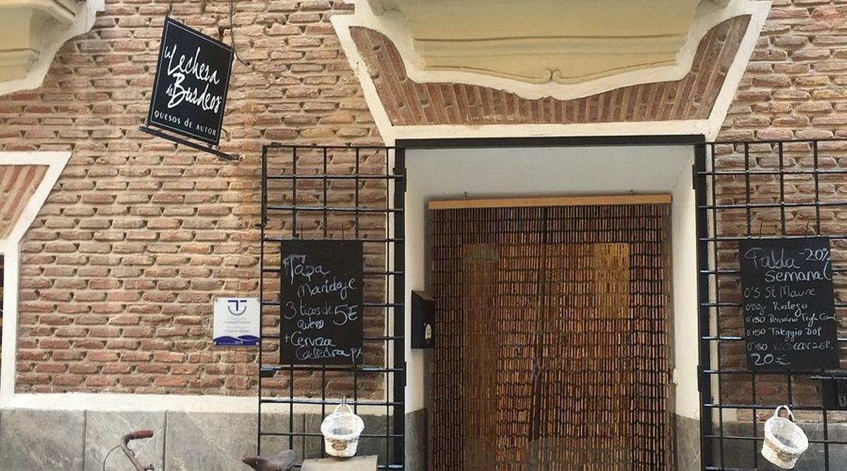 Fachada de La Lechera de Burdeos, en Murcia