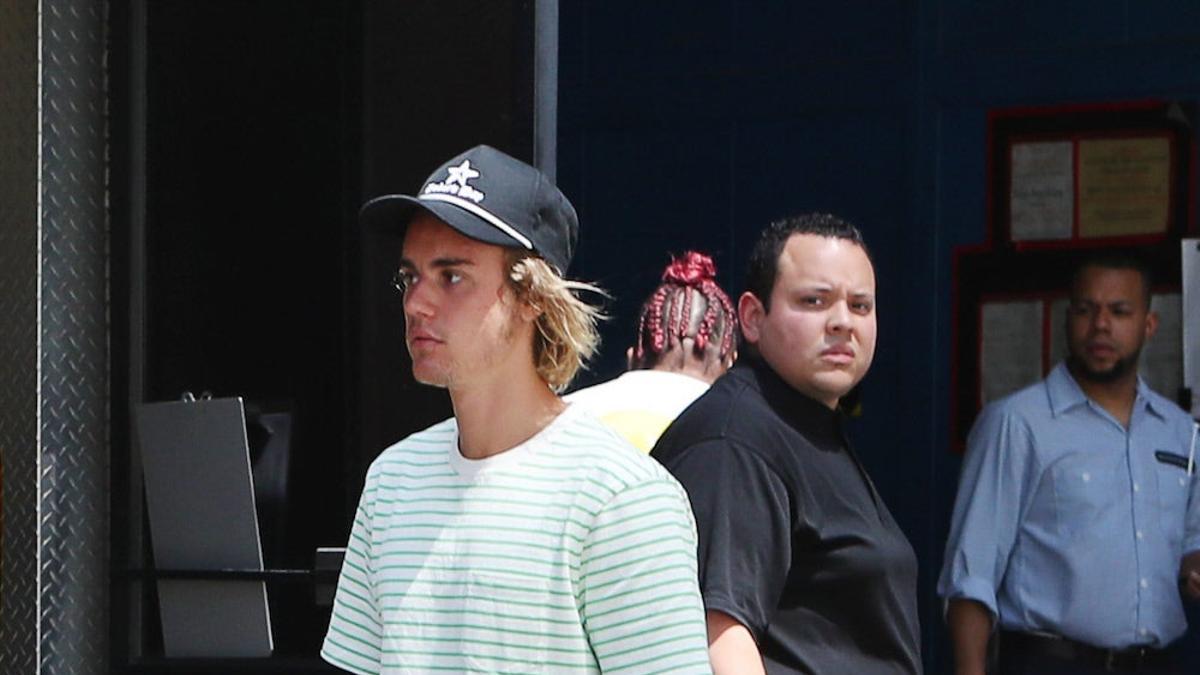 A Justin Bieber se le cuela una fan en la habitación del hotel y... ¡Sustito!