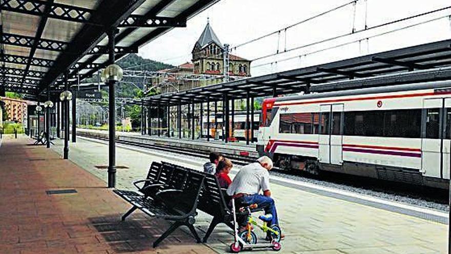 L&#039;estació de tren de Ripoll, en una imatge d&#039;arxiu.