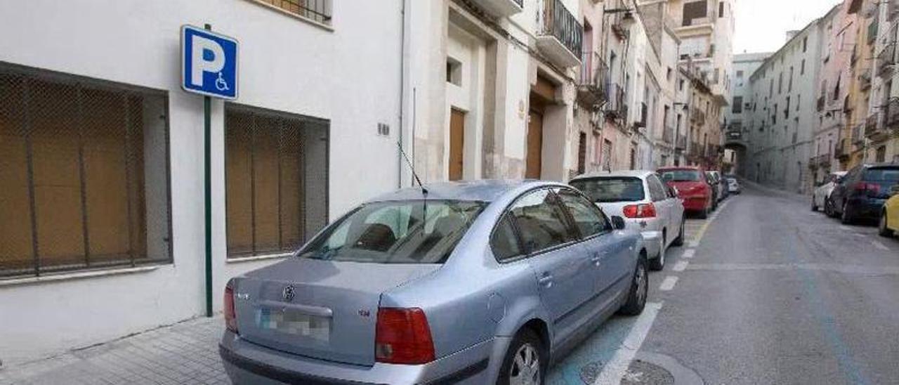 Imagen de archivo de una plaza reservada para personas con minusvalía.