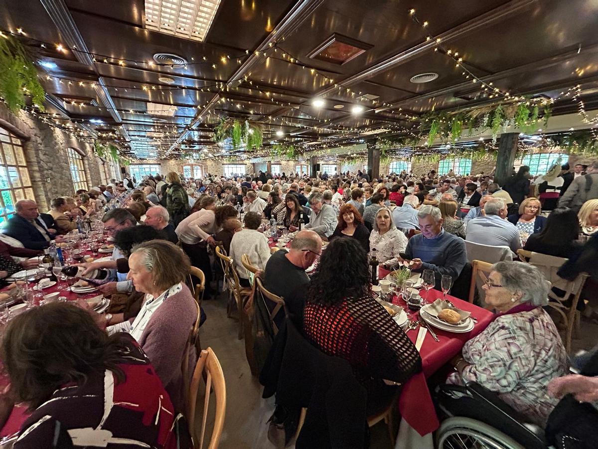 EN IMÁGENES: Comida por San Isidro de los jubilados de Llanera