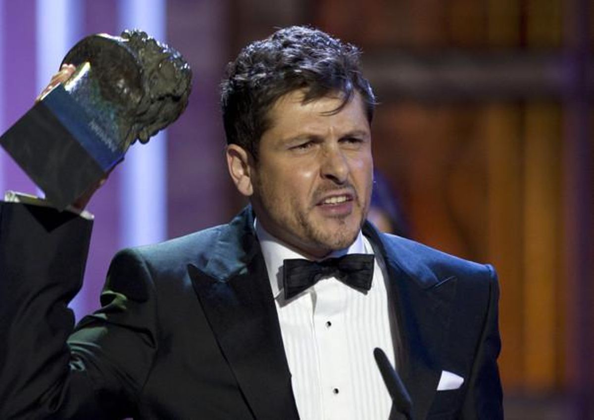 El directe Kike Maíllo aixeca el seu ’goya’ per ’Eva’. El directe Kike Maíllo aixeca el seu ’goya’ per ’Eva’.