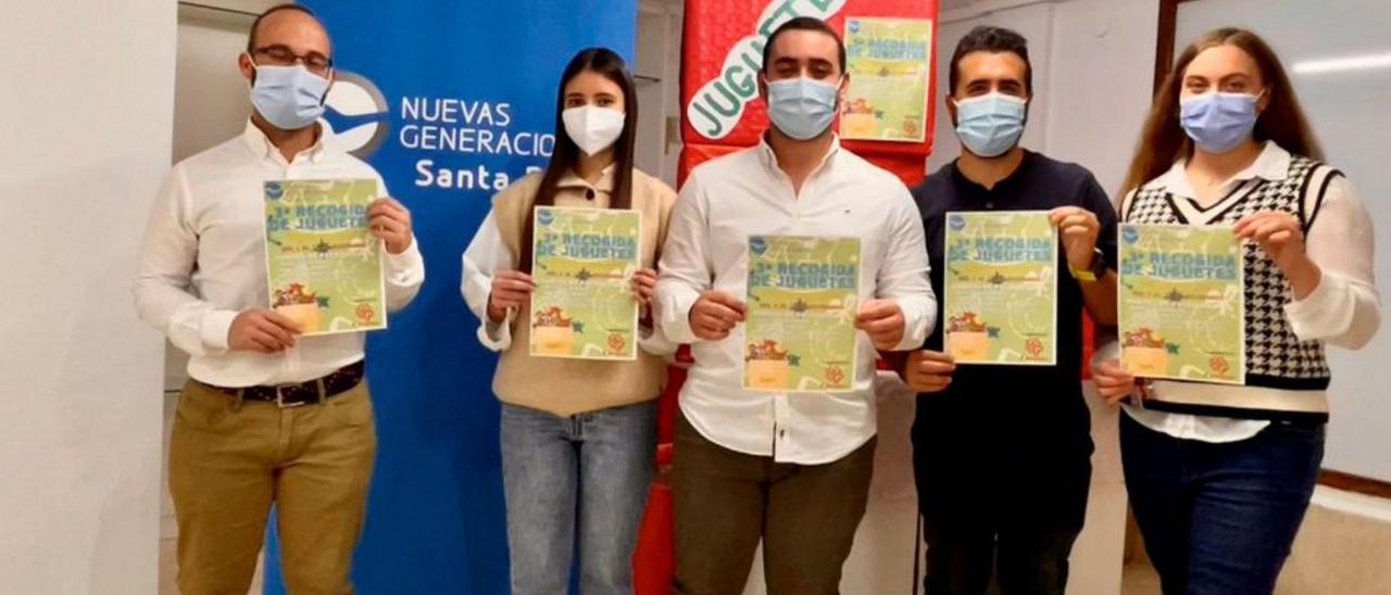 Arranque de la campaña de recogida de juguetes de NNGG en Santa Pola.  | INFORMACIÓN