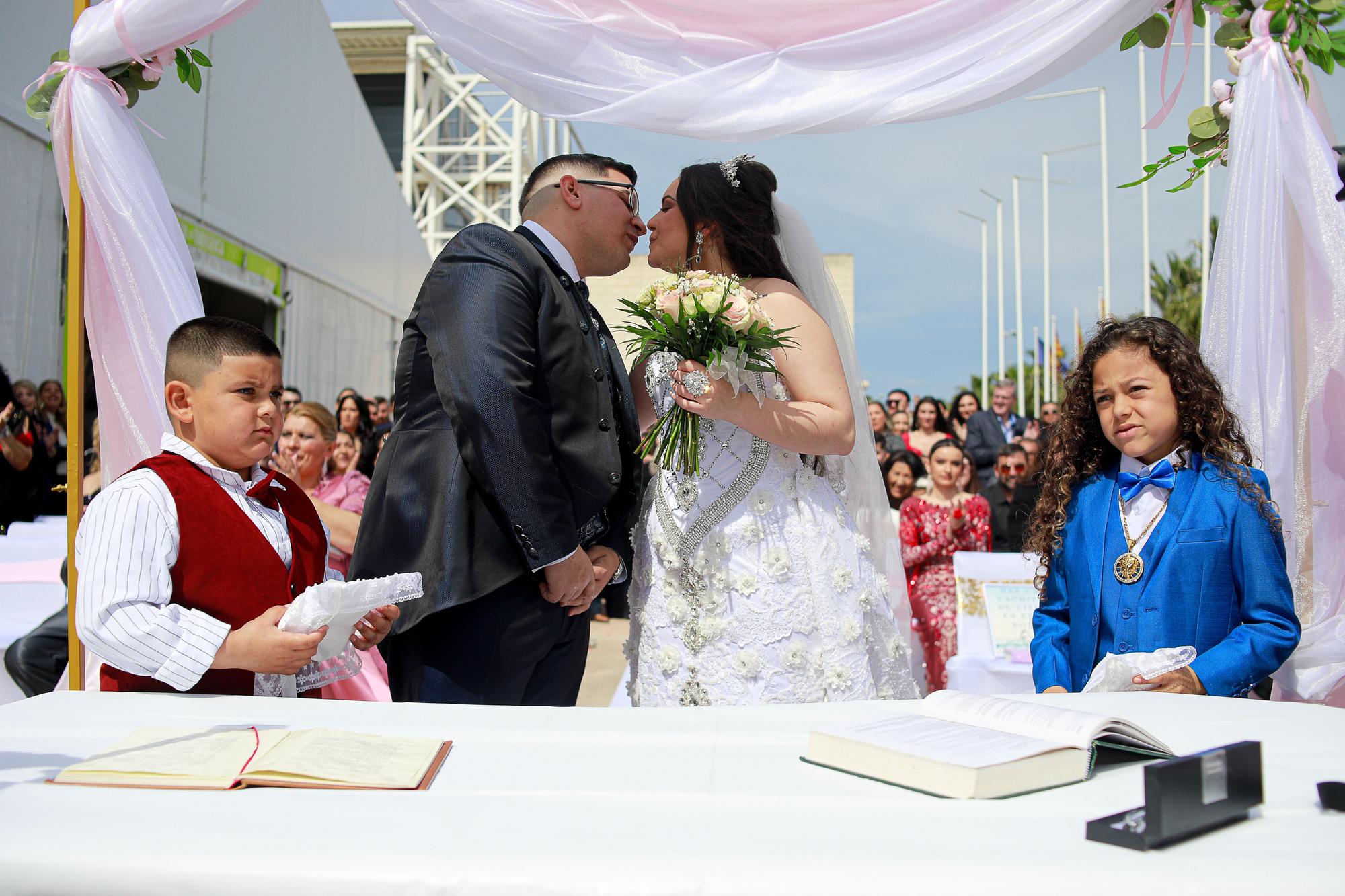 FOTOS | Las imágenes de la gran boda gitana de Lucía y Daniel en Ibiza