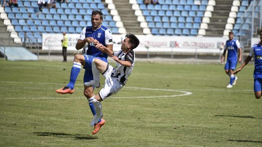 El Badajoz quiere seguir en racha y busca ante el colista un nuevo triunfo