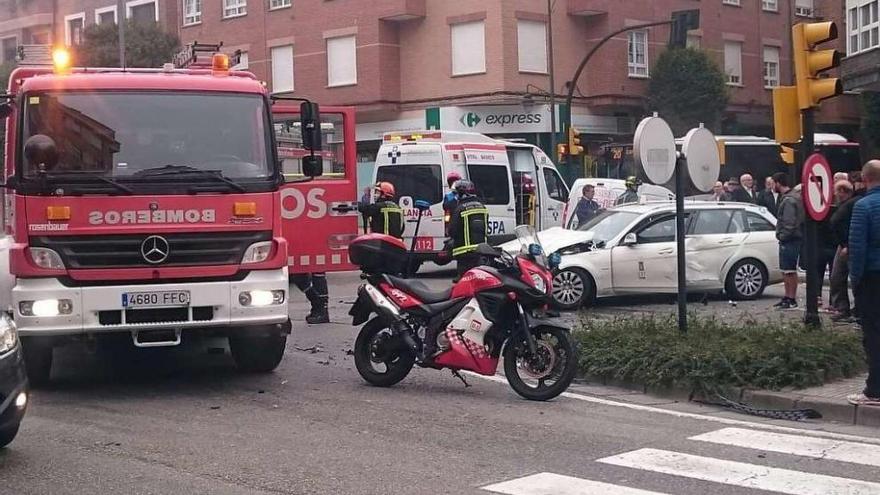 Bomberos, Policía y sanitarios, en el lugar del suceso.