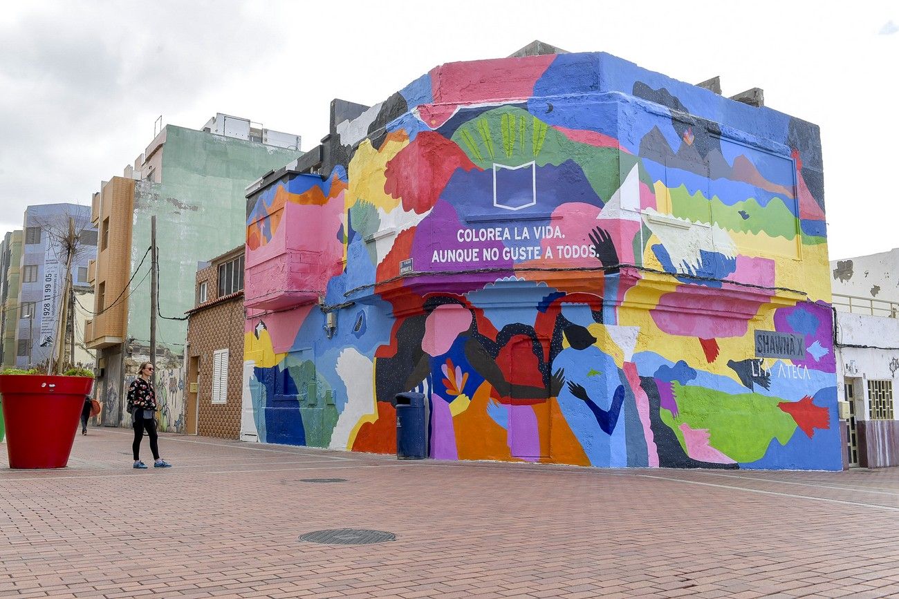 Mural de Lía Ateca en Las Canteras