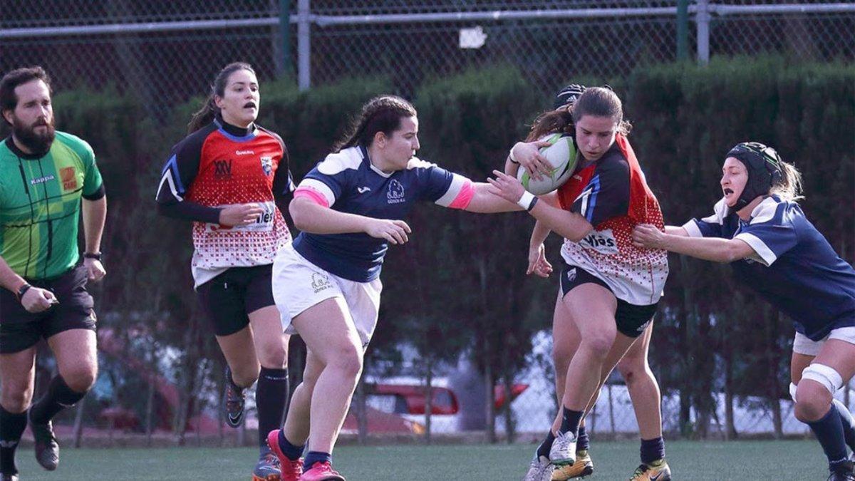 Las jugadoras del CR Sant Cugat, en acción ante los Góticos, buscarán la sorpresa en la primera semifinal ante la UE Santboiana