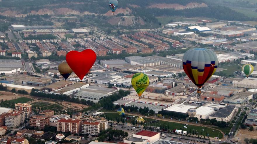 Vídeo | El cel d&#039;Igualada s&#039;omple amb una cinquantena de globus en el primer vol de l&#039;European Balloon Festival