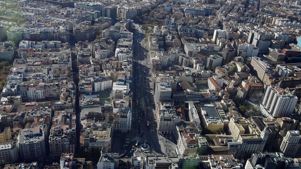 Imagen aérea de Zaragoza, donde según los expertos también se construyeron en el pasado edificios con revestimiento de poliuretano.