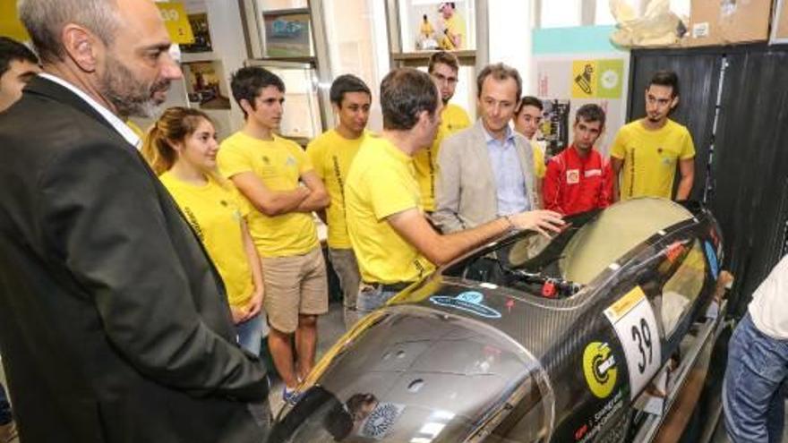 Pedro Duque en su visita al Campus de Alcoy de la UPV.