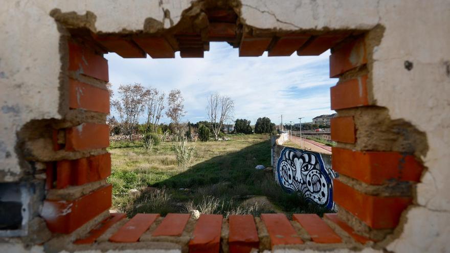 Estado del terreno de los antiguos cuarteles militares de Bonrepòs i Mirambell