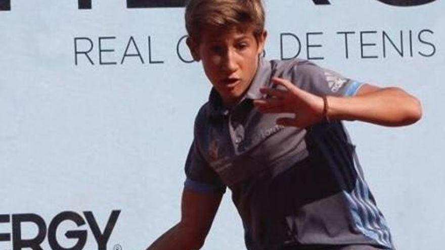 Miguel Avendaño convocado para el equipo nacional de tenis infantil